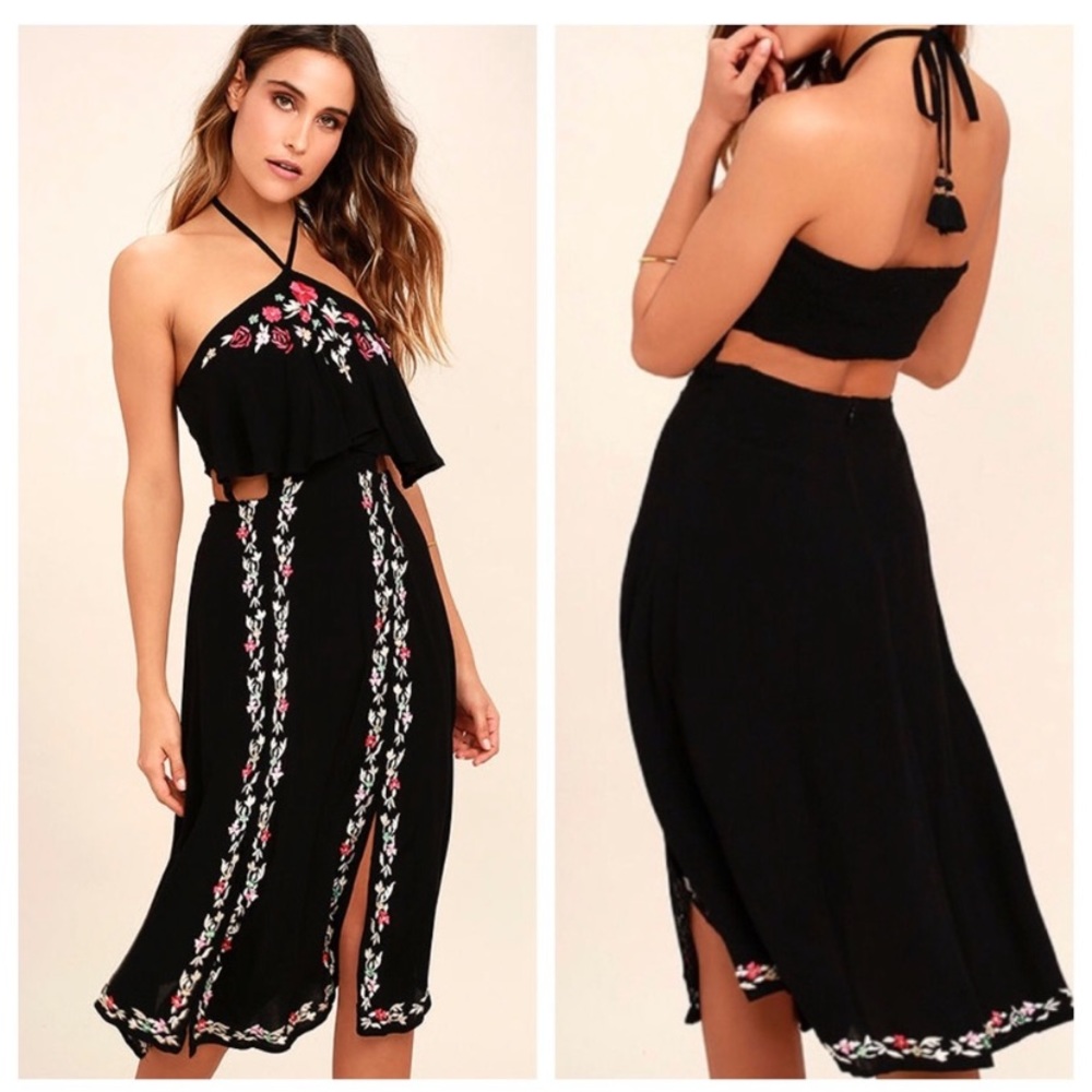 ☀️ Rahi Cali Bonfire Embroidered Cutout Midi Dress. Size small.